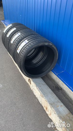 Michelin Pilot Sport 4 S 245/30 R20 и 305/25 R20 97Y