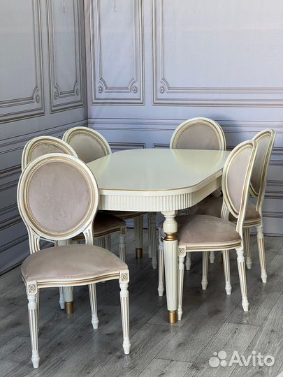 Столы и стулья