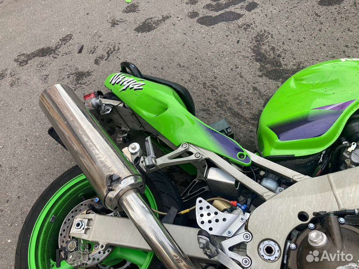 Kawasaki ZX9R 1999 год по запчастям