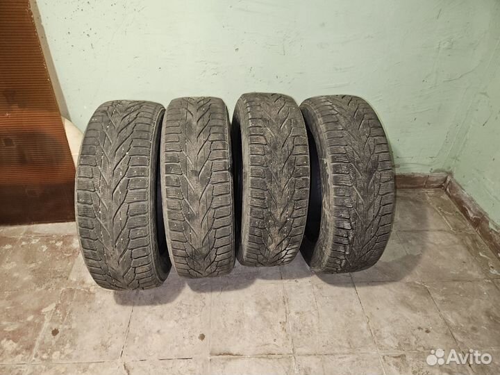 Nokian Tyres Hakkapeliitta R2 SUV 225/65 R17 106R