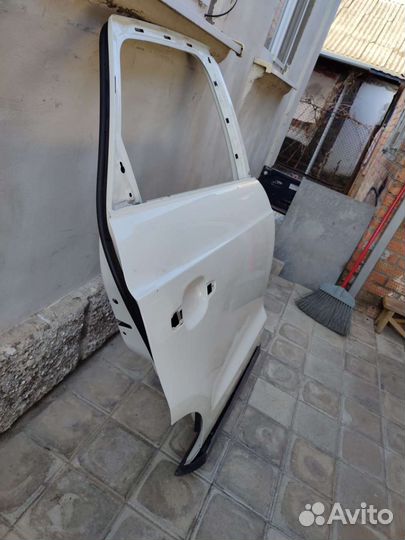 Дверь задняя правая audi q3