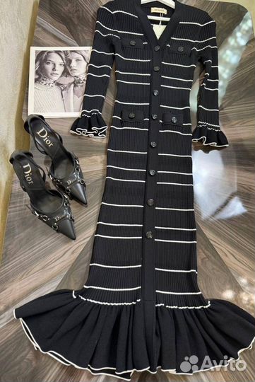 Self portarit платье