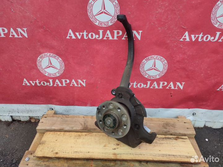 Кулак передний правый Mercedes-Benz S W220