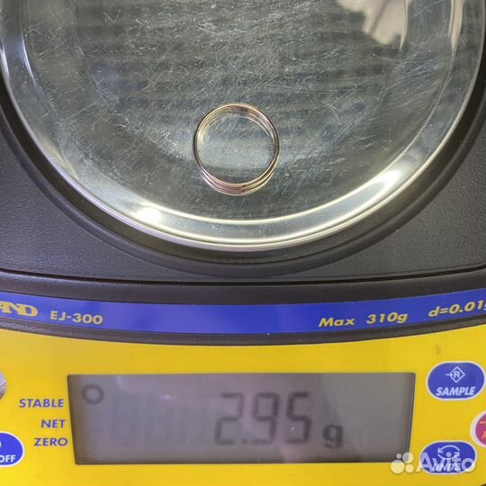 Золотое кольцо 585пр. вес: 2,95гр. размер: 17