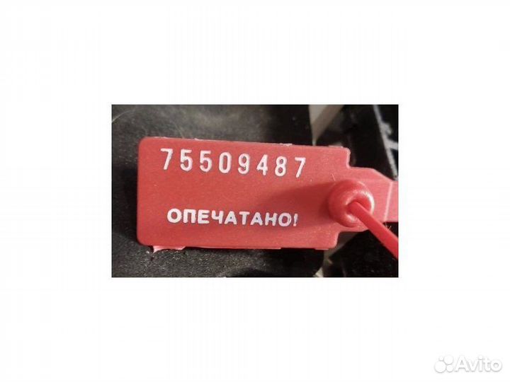 Фонарь крышки багажника левый Volkswagen Touareg