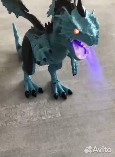 Динозавр на пульту