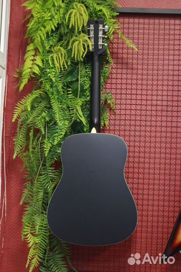 Акустическая гитара