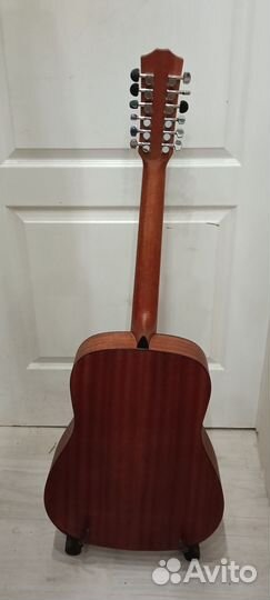 Акустическая 12 струнная гитара