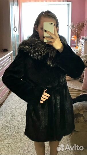 Шуба норковая с капюшоном из чернобурой лисы