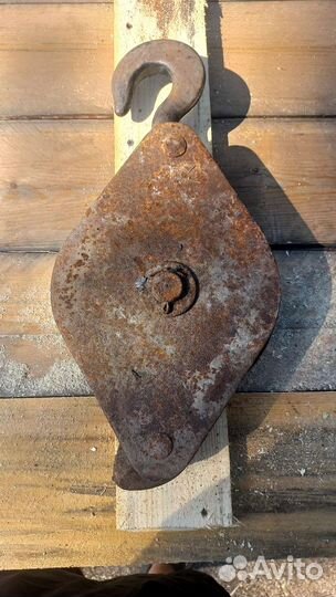 Крюк крановый