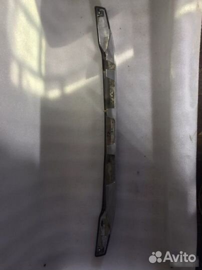 Хром крышки багажника Mitsubishi Pajero Sport 3