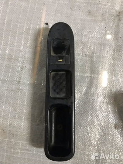 Peugeot 307 передний правый стеклоподъемник