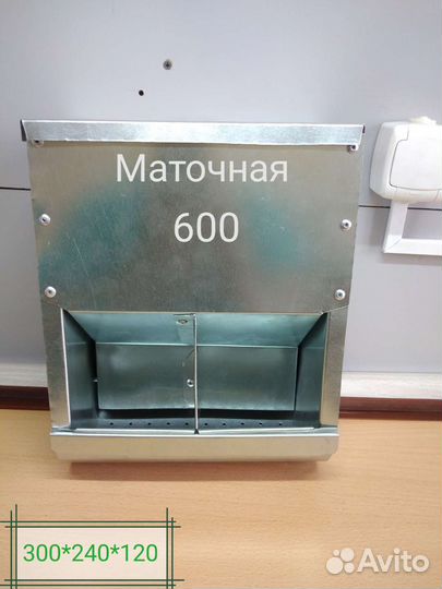 Бункерная кормушка для кроликов