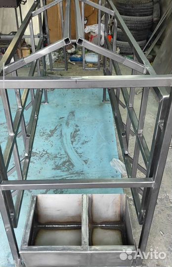 Станки для опороса свиноматок