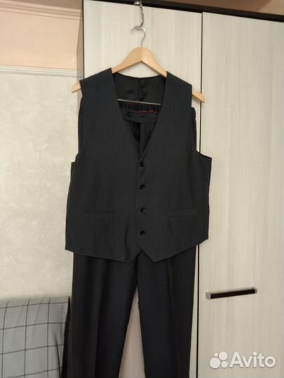 Костюм школьный, жилетка на мальчика 12-14 лет