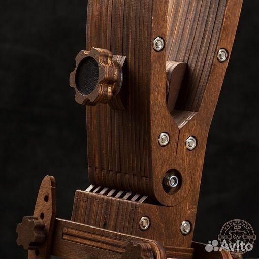 Шорный пони, шорник, станок для шитья