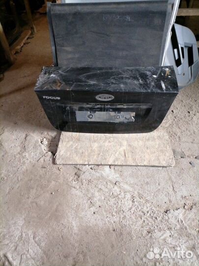 Крышка багажника задняя Ford Focus 2