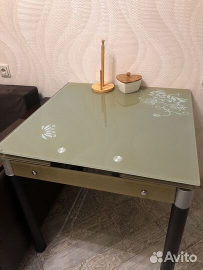 Стол