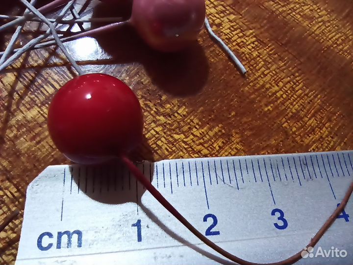 Бусины на проволочке для рукоделия