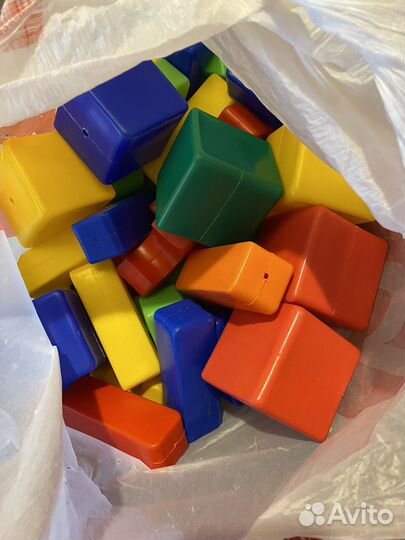 Кубики пластмассовые