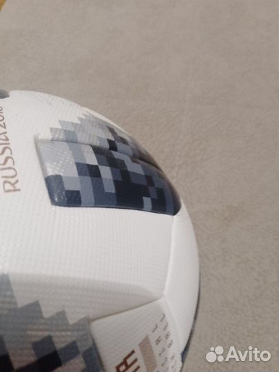 Футбольный мяч adidas 2018