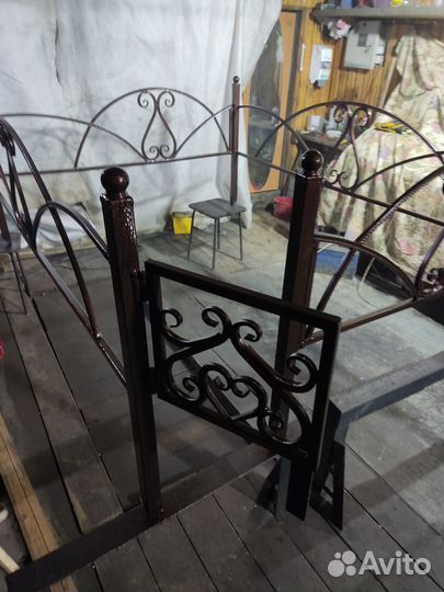 Оградка на кладбище