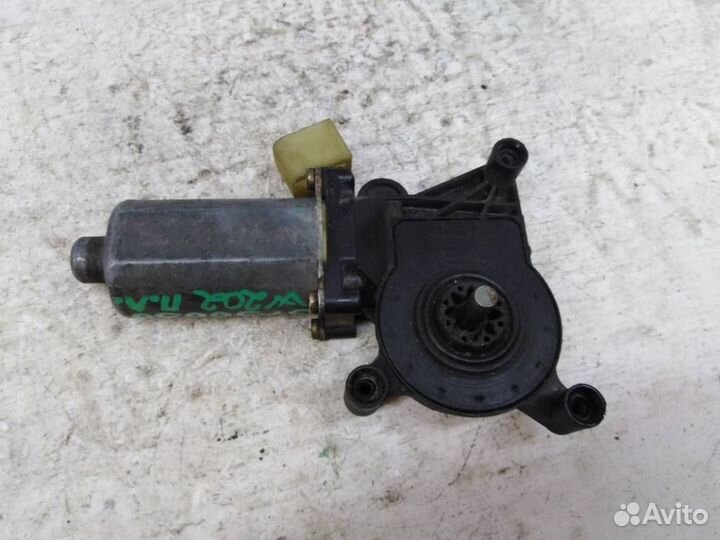 Моторчик переднего левого стеклоподъемника A210820