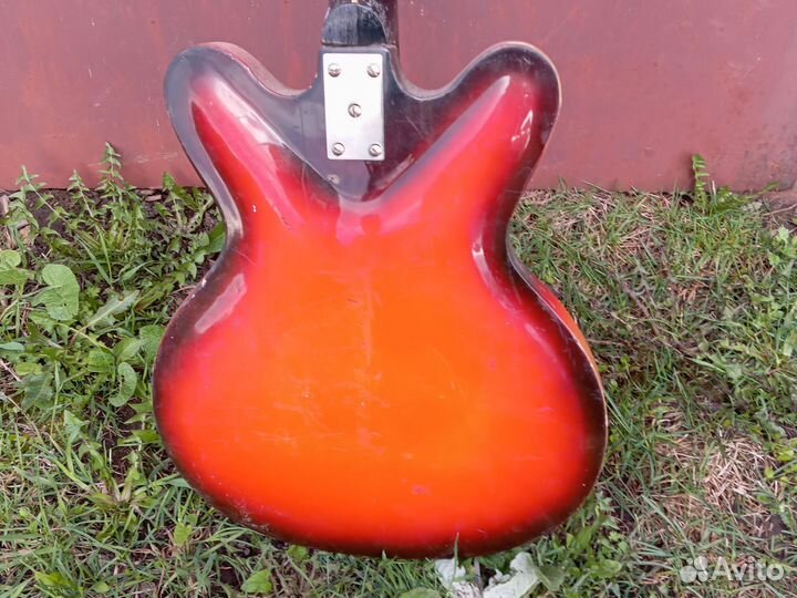 Советская бас гитара