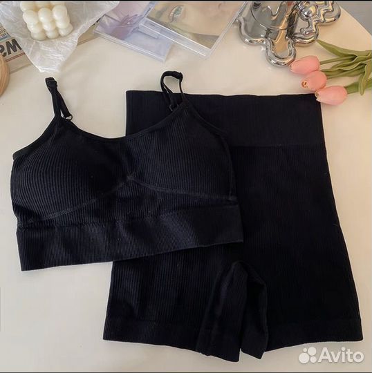 Спортивный костюм для фитнеса женский