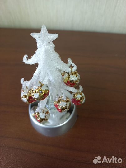 Новогодняя елка статуэтка с шарами