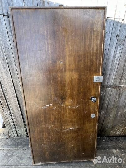 Дверь входная металлическая