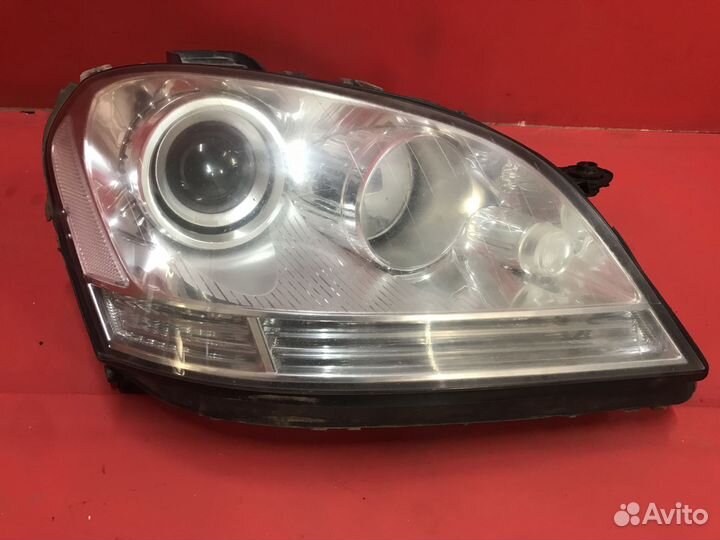 Фара правая Mercedes-Benz M-Class W164 ml350