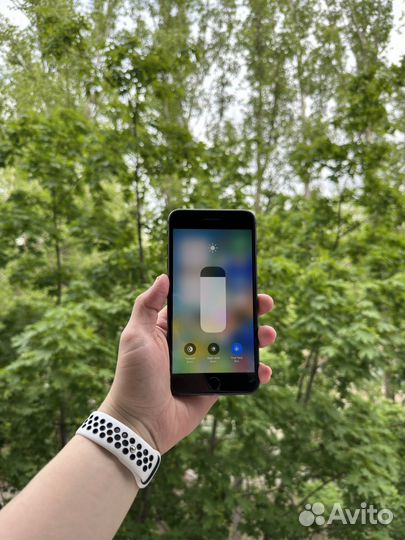 iPhone 8 Plus, 64 ГБ