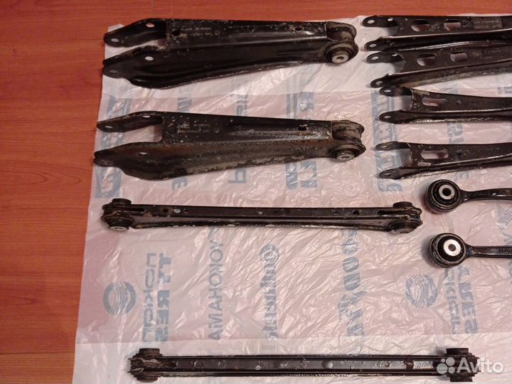 Запчасти на BMWх3 задний рычаги