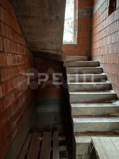 Таунхаус 200 м² на участке 10 сот.