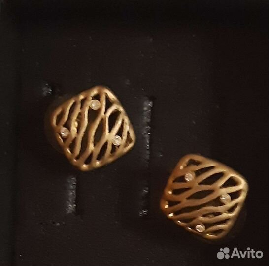 Легкие стильные серьги
