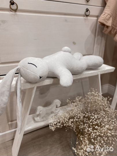 Мягкая игрушка комфортер Зайка- засыпайка