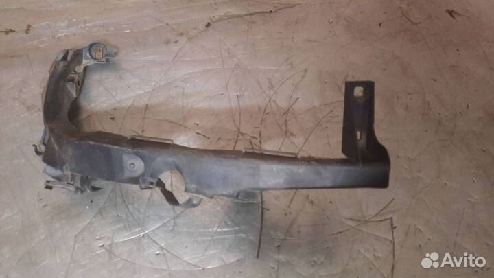 Крепление фары (кронштейн фары) BMW 3 51117116708