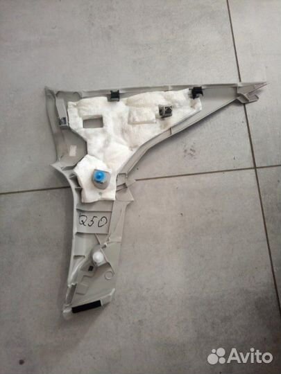 Обшивка стойки задняя левая Infiniti Q50