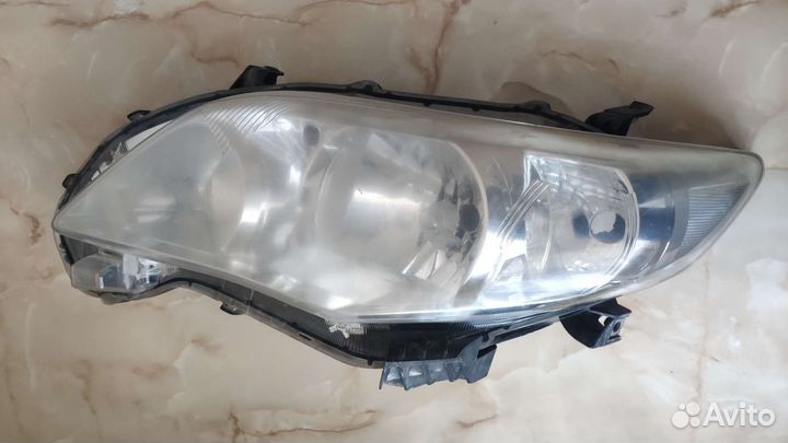 Фара передняя левая на Toyota Corolla e151
