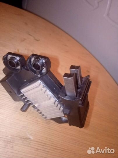 Регулятор напряжения генератора