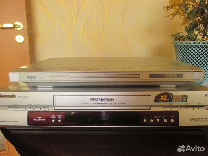 Видеомагнитофон Panasonic и другая видео техника