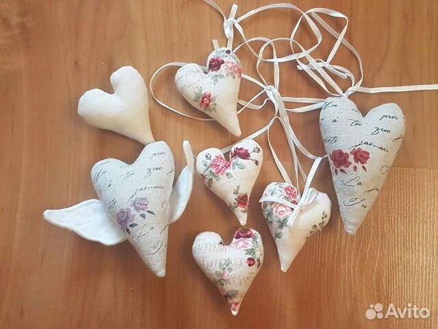 Тканевые сердца для оформления интерьера, поделок