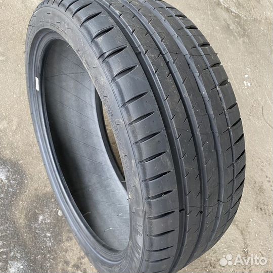 Michelin Pilot Sport 4 S 315/30 R22 107Y