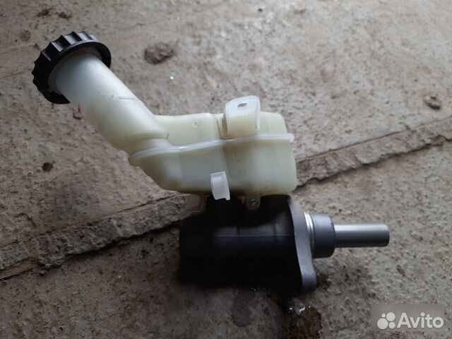 Главный тормозной цилиндр Mitsubishi Outlander