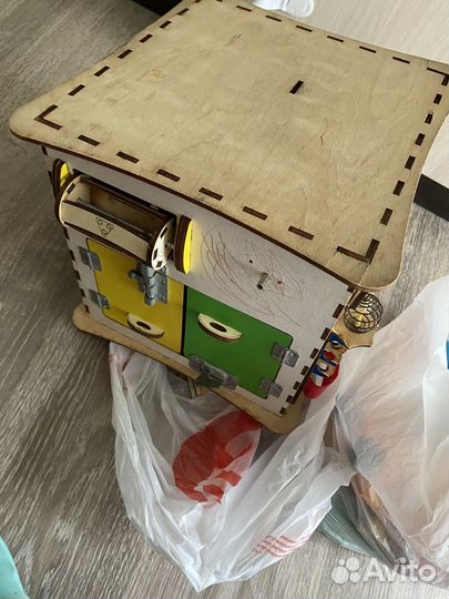 Бизиборд домик