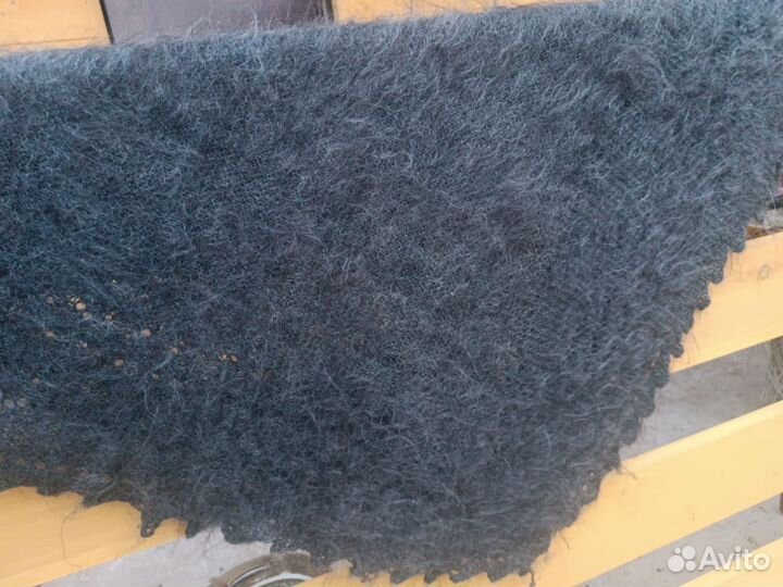 Паутинка пуховая ручной работы