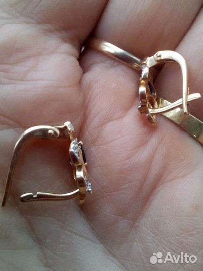 Золотые серьги с бриллиантами