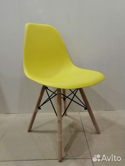 Стул новый «Eames DSW»