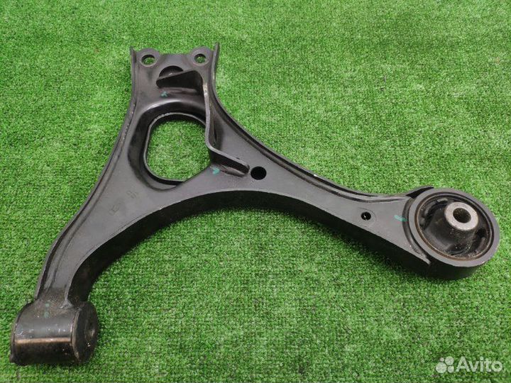 Рычаг подвески передний правый Honda Civic 4D